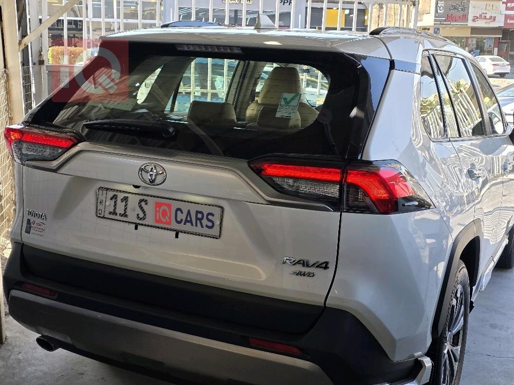 تويوتا راف 4